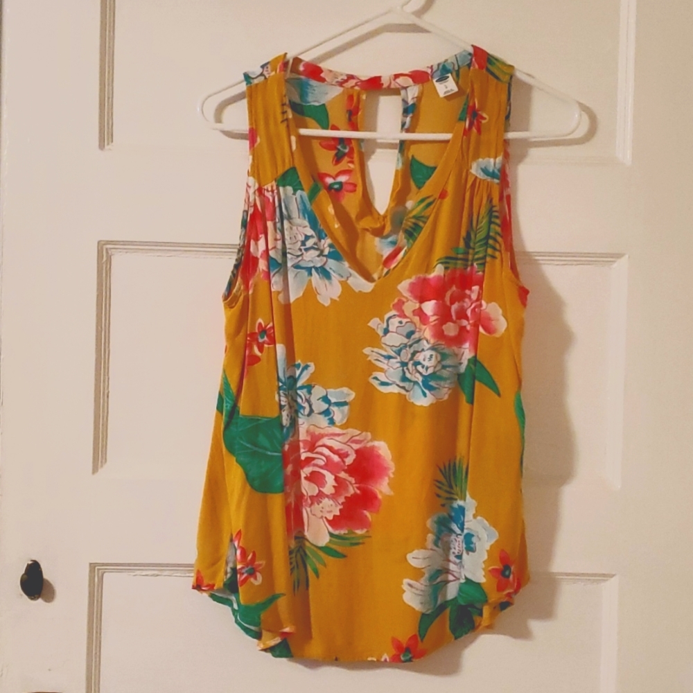 Floral Hawaiian low-cut tank